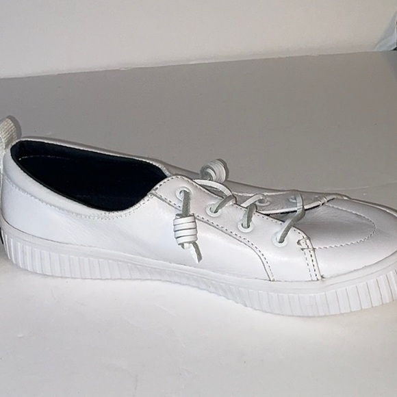 Sperry, White Leather Sneakers, Women’s Size 7. - Picture 9 of 11